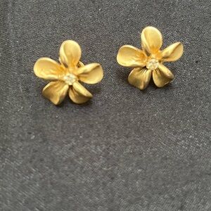Na Hoku 14K Gold Plumeria Earrings